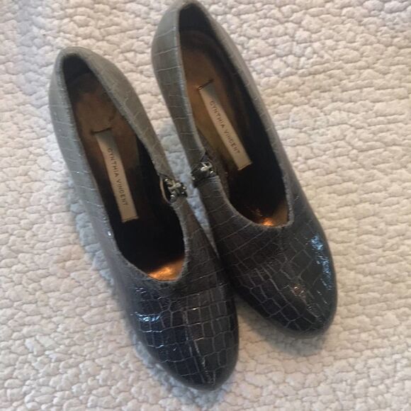 Cynthia Vincent Gray Gradient Snakeskin Bootie, Size 8.5 - Picture 3 of 7